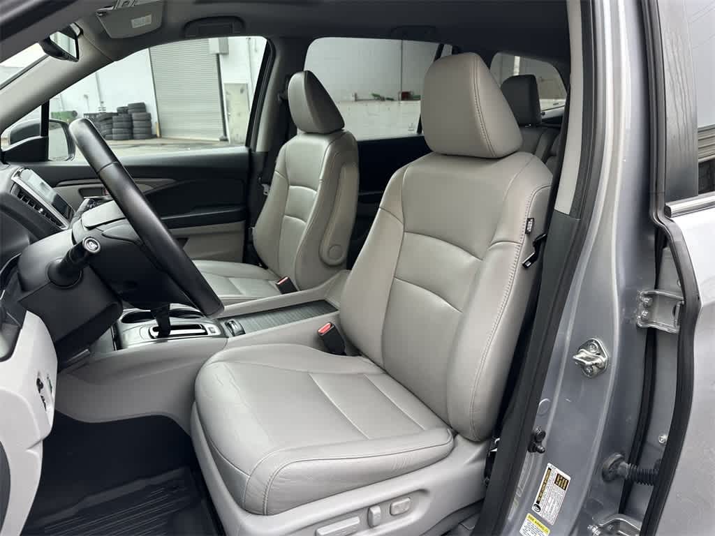 Thumbnail: 2016 Honda Pilot - 11