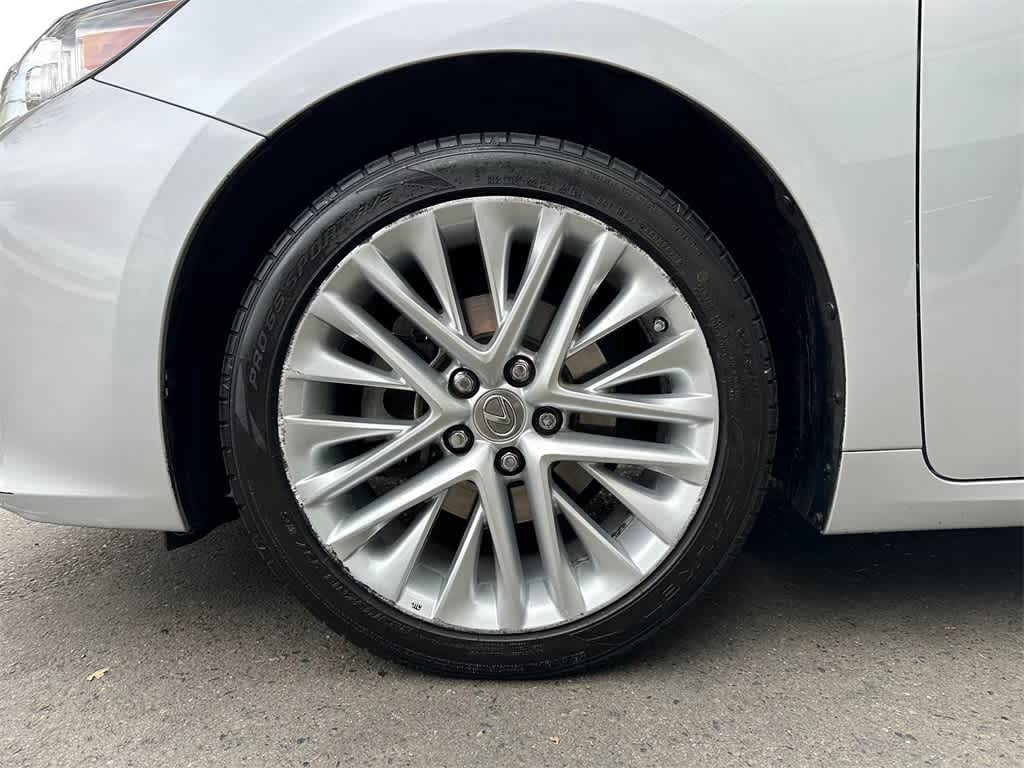 Thumbnail: 2014 Lexus ES - 8