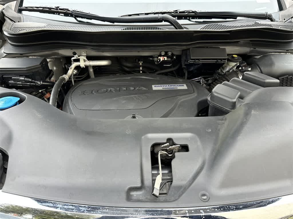 Thumbnail: 2016 Honda Pilot - 9