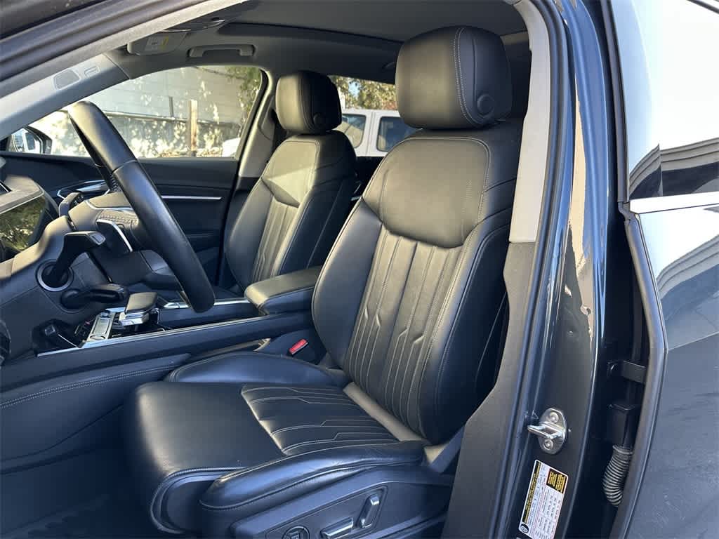 Thumbnail: 2019 Audi e-tron - 11