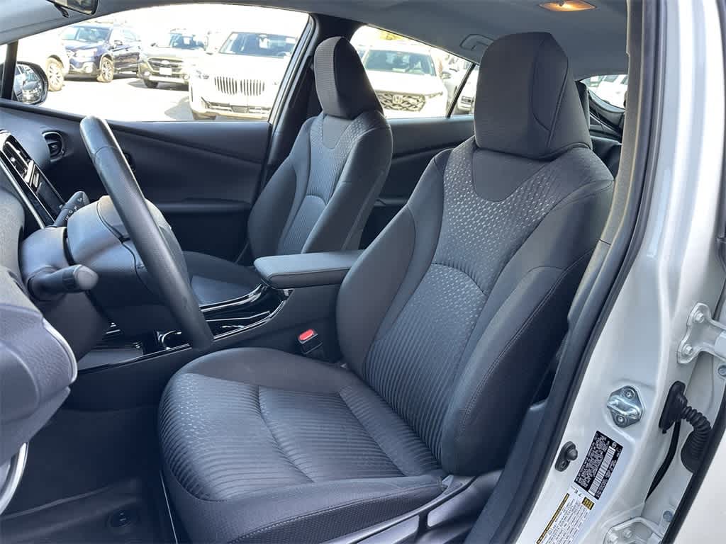 Thumbnail: 2017 Toyota Prius Prime - 11