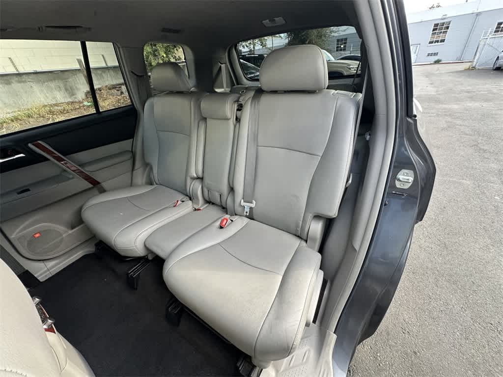 Thumbnail: 2012 Toyota Highlander - 12