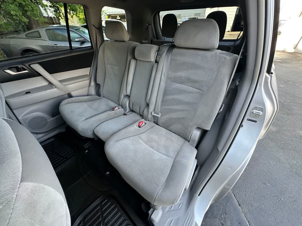 Thumbnail: 2011 Toyota Highlander - 13