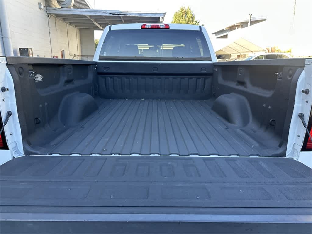 Thumbnail: 2017 Chevrolet Silverado 1500 - 19