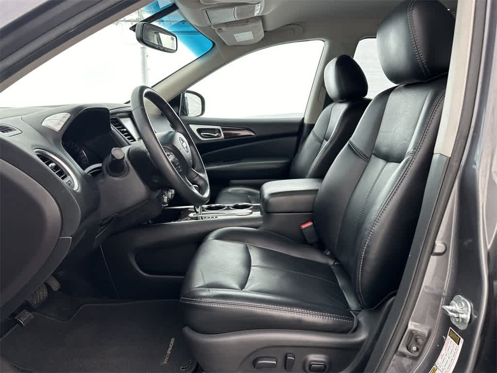 2015 Nissan Pathfinder SL 2