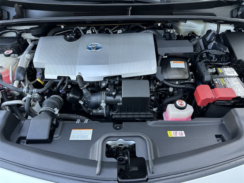 Thumbnail: 2017 Toyota Prius Prime - 9