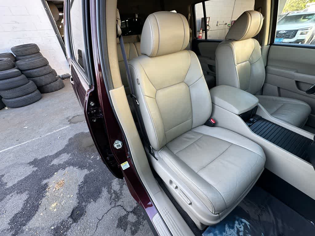 Thumbnail: 2011 Honda Pilot - 15