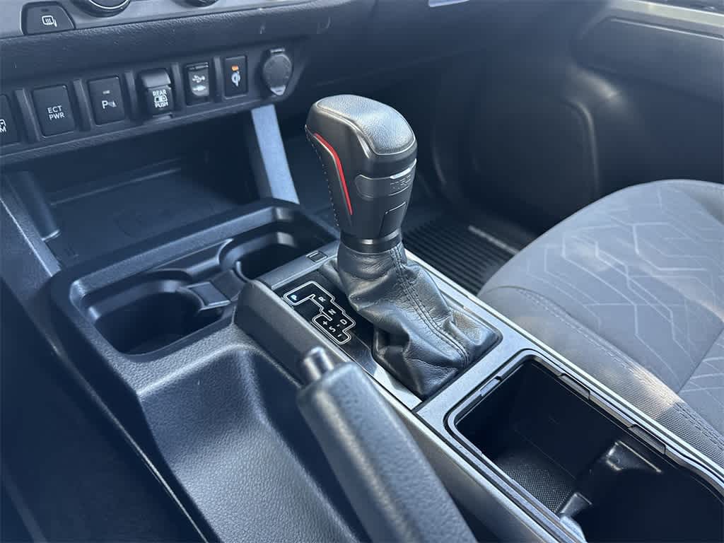 Thumbnail: 2019 Toyota Tacoma - 17