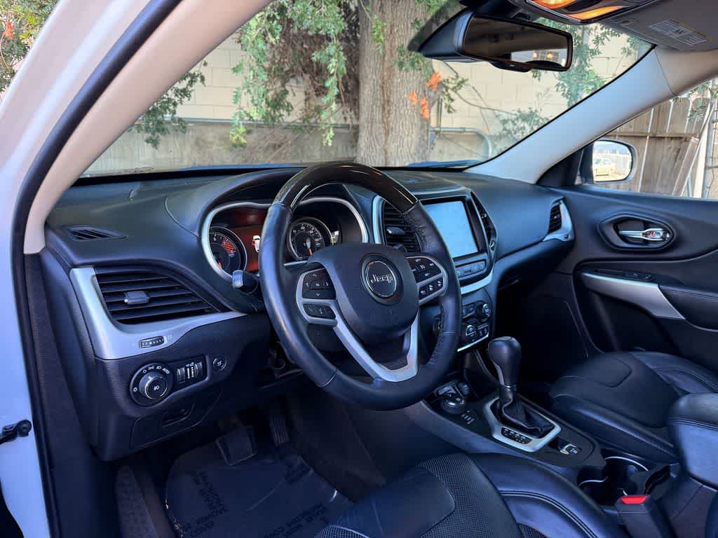 Used 2017 Jeep Cherokee Overland with VIN 1C4PJMJS6HW564229 for sale in Walnut Creek, CA