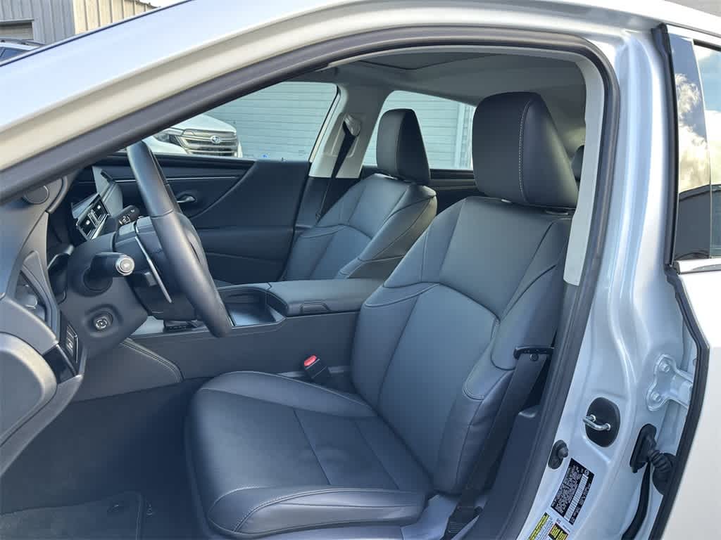 Thumbnail: 2024 Lexus ES - 12