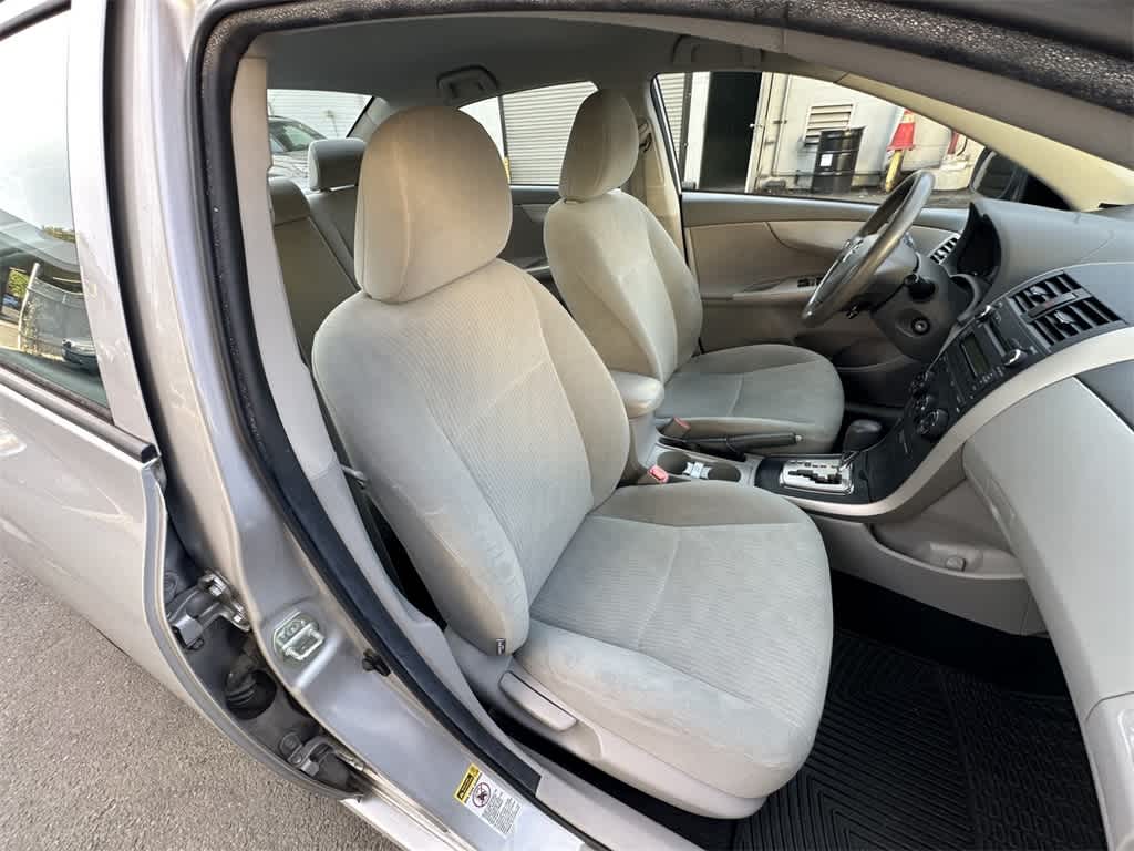 Thumbnail: 2010 Toyota Corolla - 14