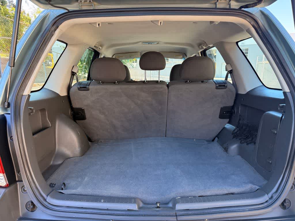 Thumbnail: 2005 Ford Escape - 16