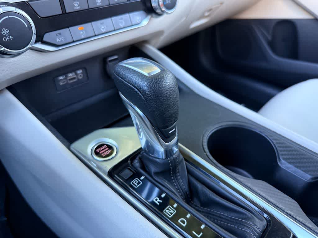 Thumbnail: 2020 Nissan Altima - 17