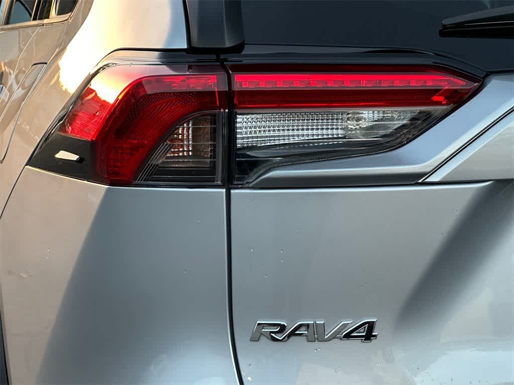 Thumbnail: 2021 Toyota RAV4 - 7