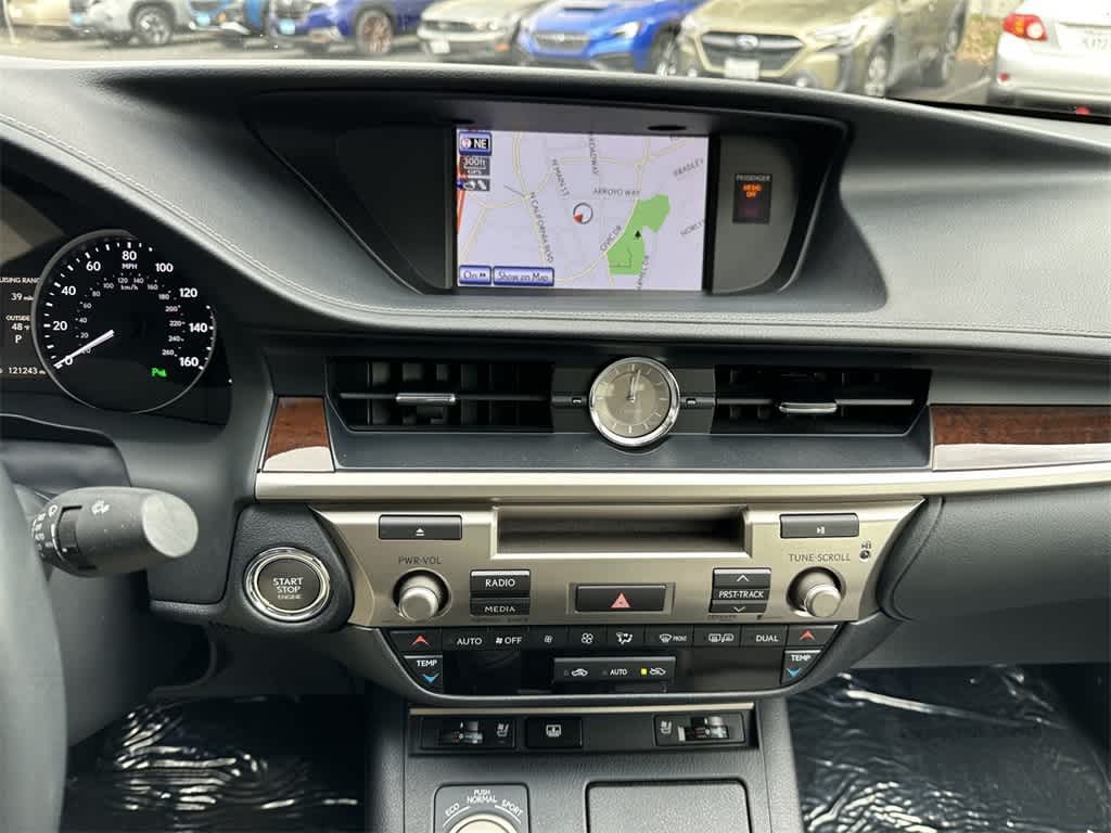 Thumbnail: 2014 Lexus ES - 17