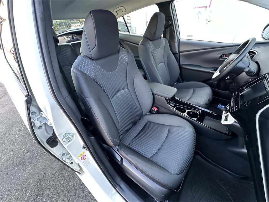 Thumbnail: 2017 Toyota Prius Prime - 14