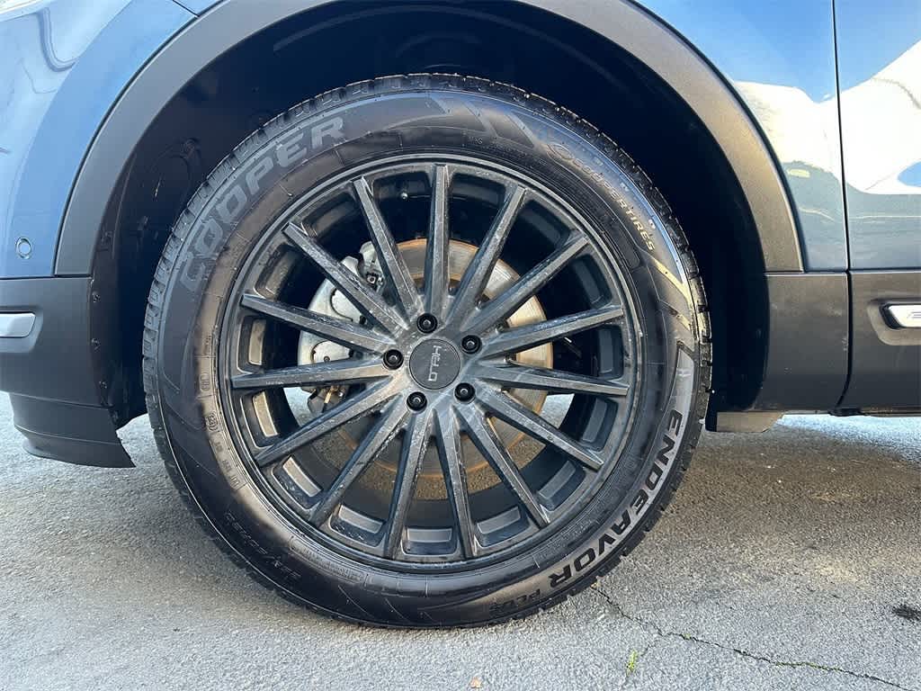 Thumbnail: 2019 Ford Explorer - 8