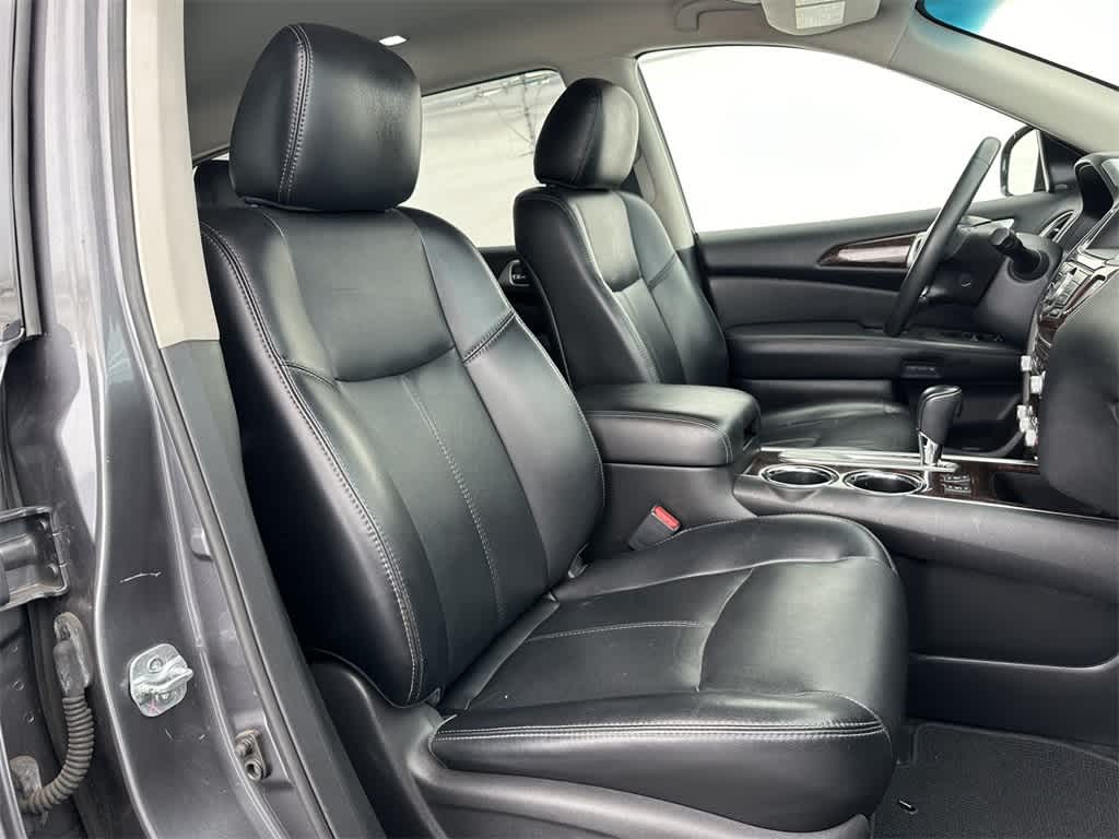 2015 Nissan Pathfinder SL 14