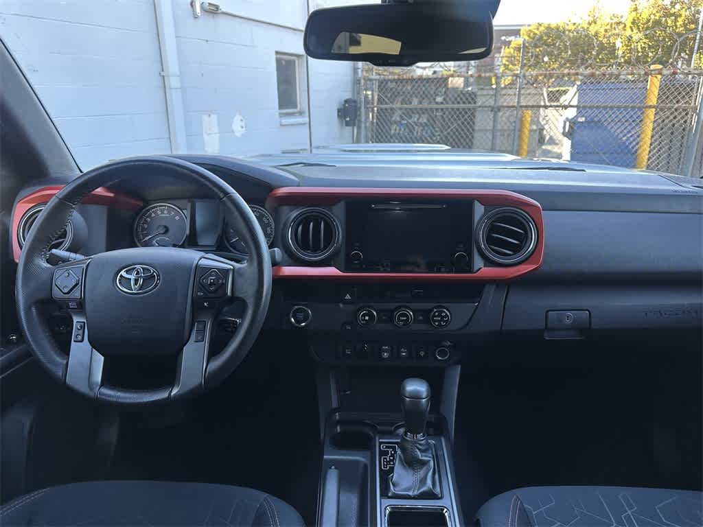 Thumbnail: 2018 Toyota Tacoma - 10