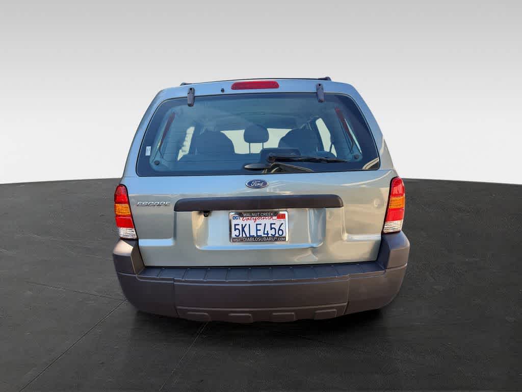 Thumbnail: 2005 Ford Escape - 4