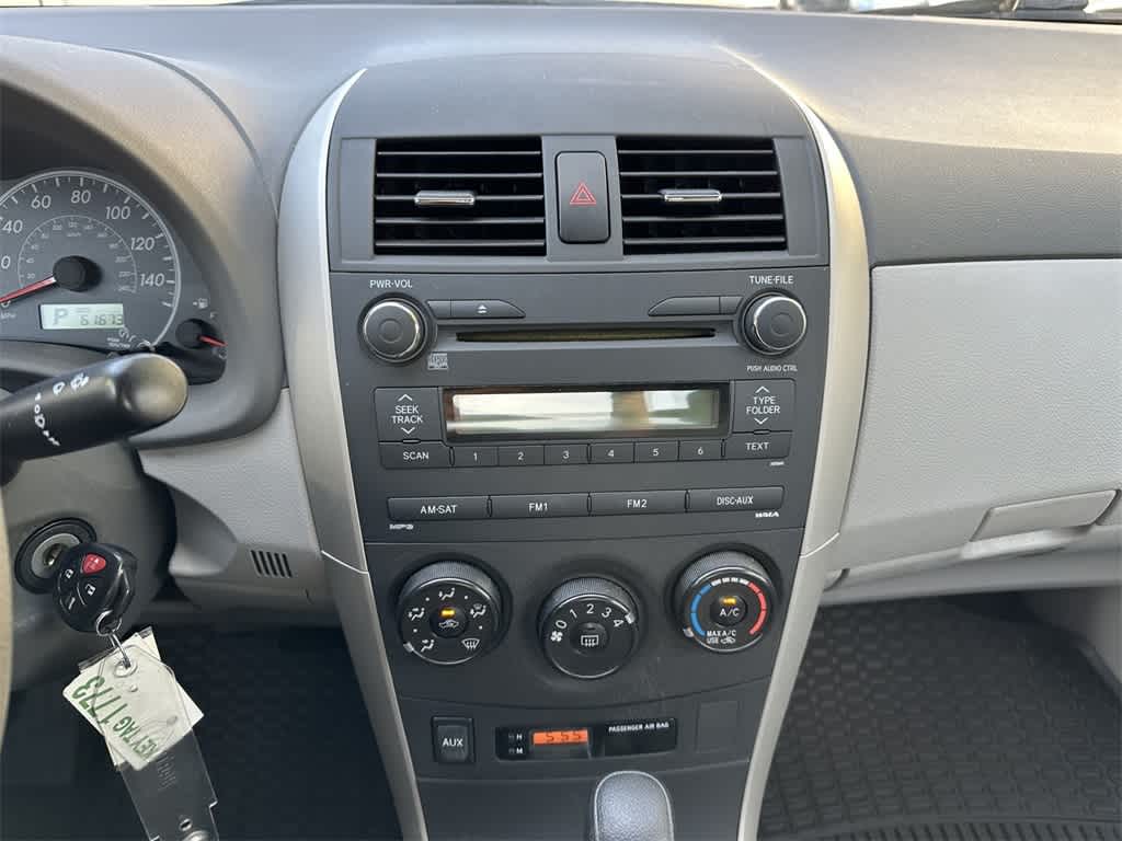 Thumbnail: 2010 Toyota Corolla - 16