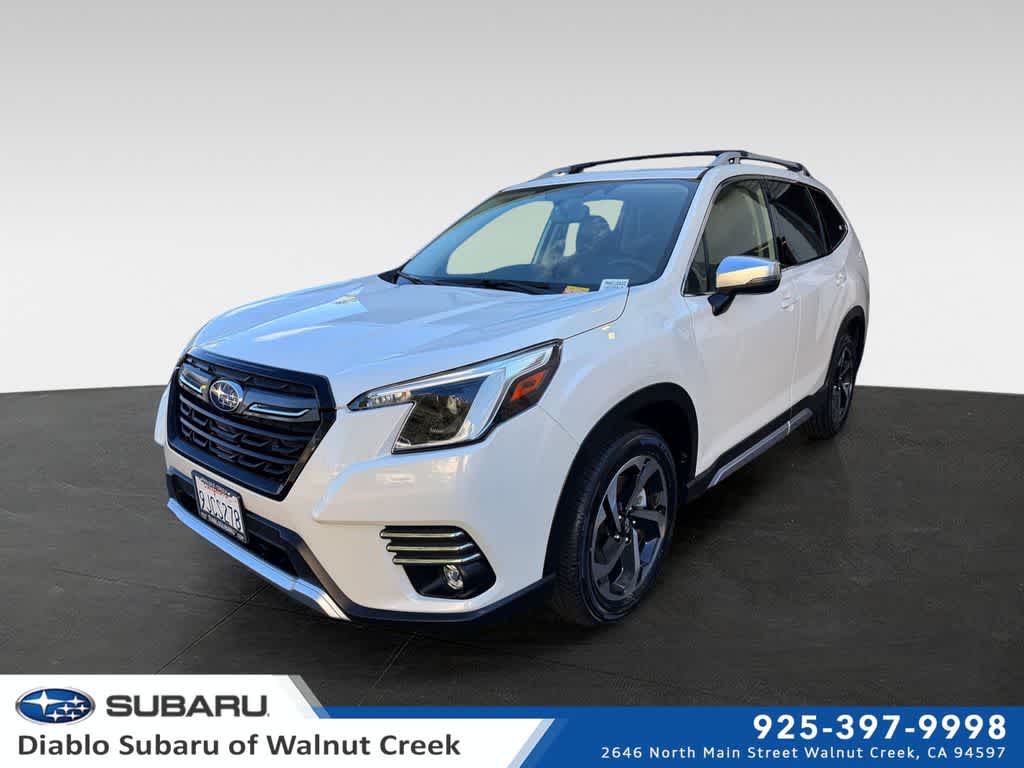 2023 Subaru Forester Touring's photo