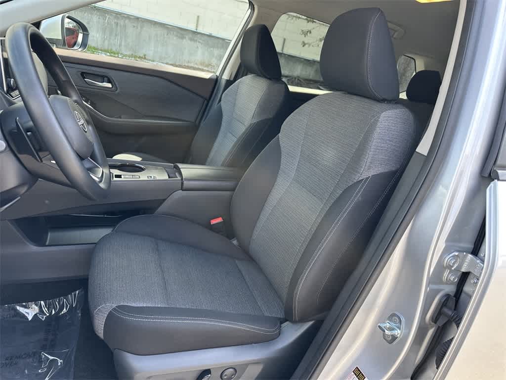 2023 Nissan Rogue SV 11