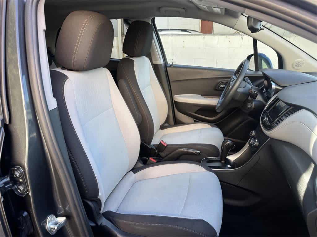 Thumbnail: 2020 Chevrolet Trax - 14