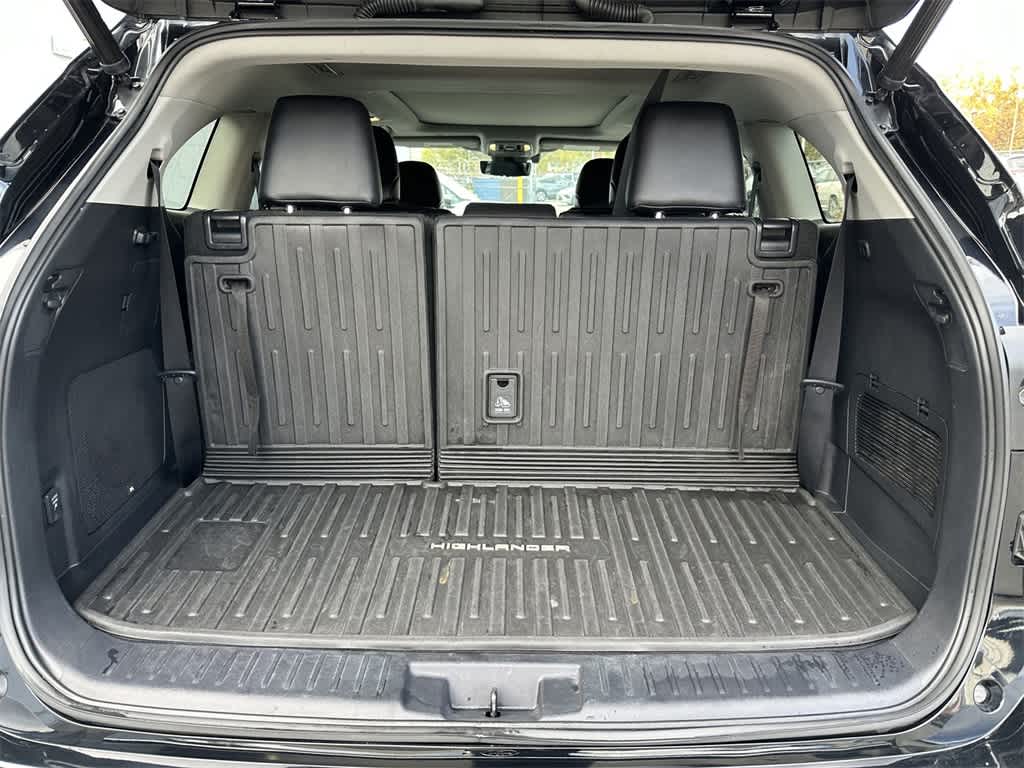 Thumbnail: 2021 Toyota Highlander - 20