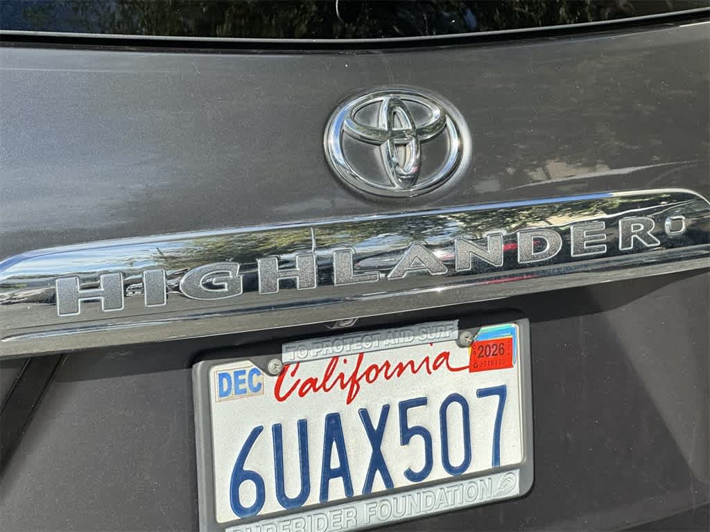 Thumbnail: 2012 Toyota Highlander - 21