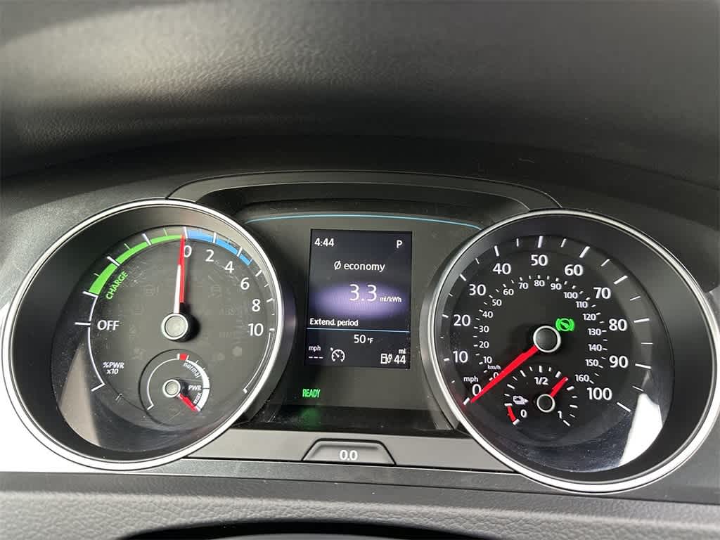 Thumbnail: 2019 Volkswagen e-Golf - 18