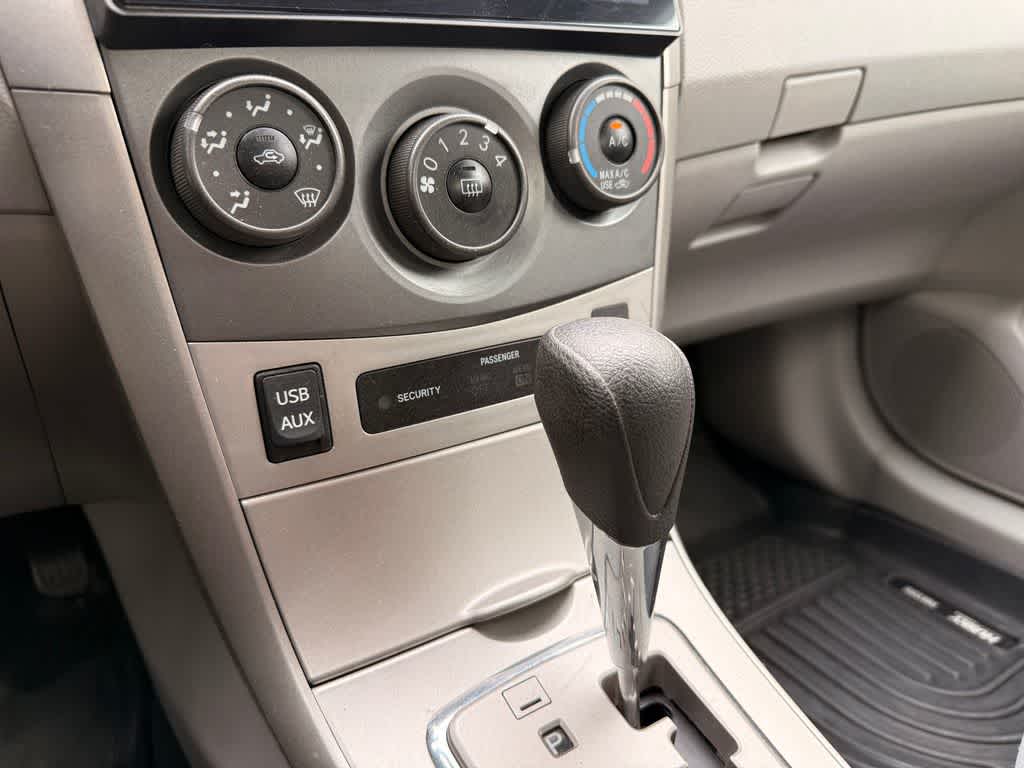 Thumbnail: 2012 Toyota Corolla - 17