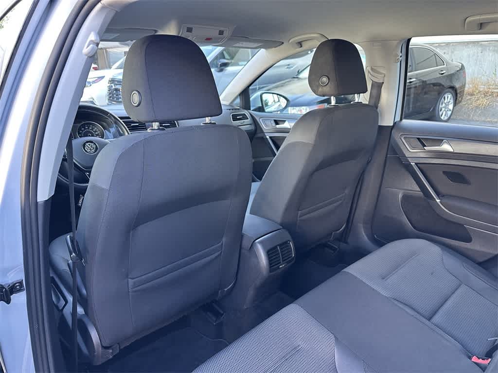 Thumbnail: 2019 Volkswagen e-Golf - 12