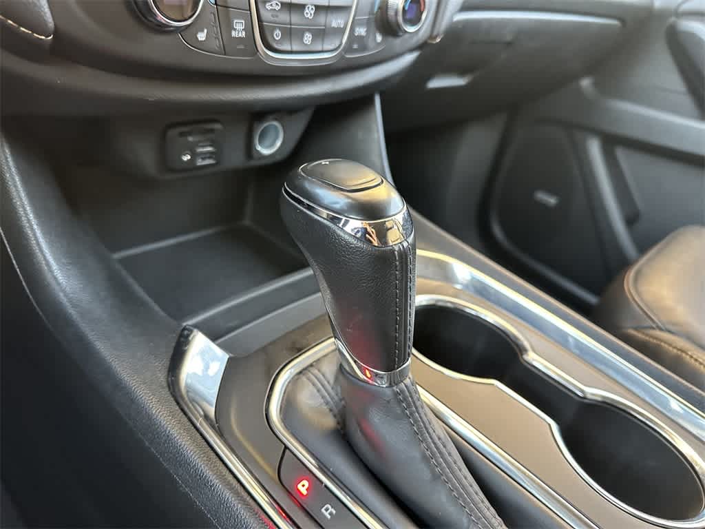 Thumbnail: 2020 Chevrolet Traverse - 18