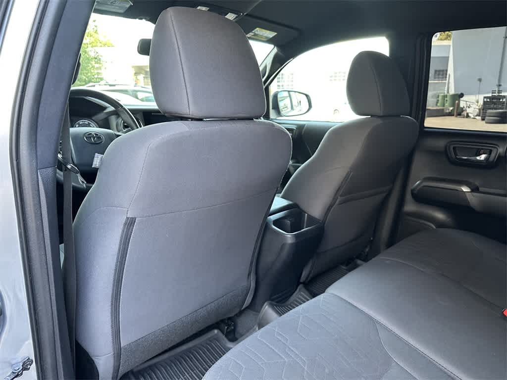 Thumbnail: 2019 Toyota Tacoma - 12