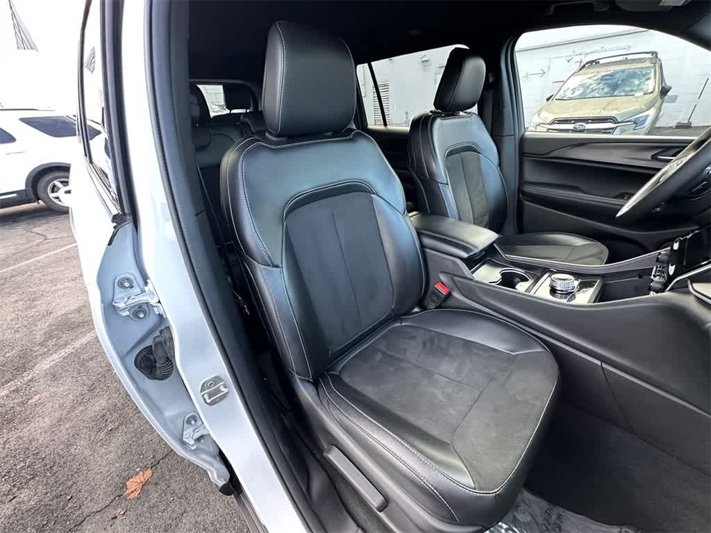 Thumbnail: 2024 Jeep Grand Cherokee L - 14