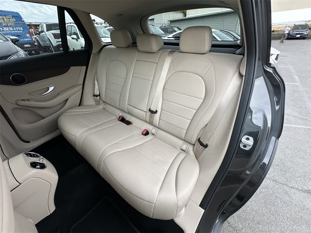 Thumbnail: 2022 Mercedes-Benz GLC - 14