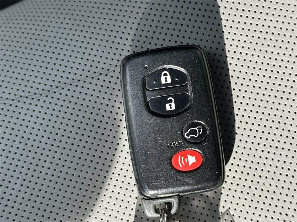 Thumbnail: 2012 Toyota Highlander - 19