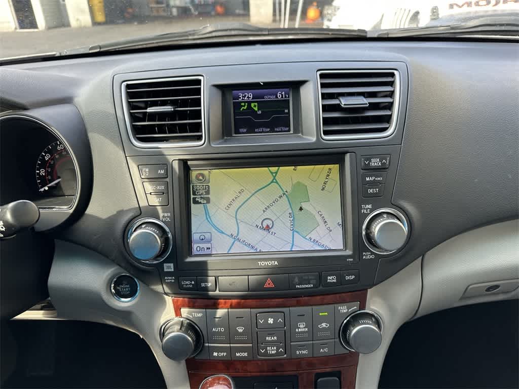 Thumbnail: 2012 Toyota Highlander - 15