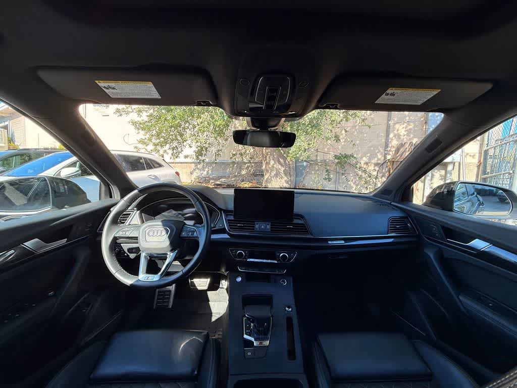 Thumbnail: 2023 Audi SQ5 - 10