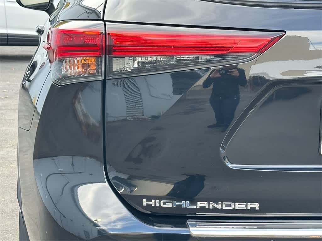Thumbnail: 2021 Toyota Highlander - 7