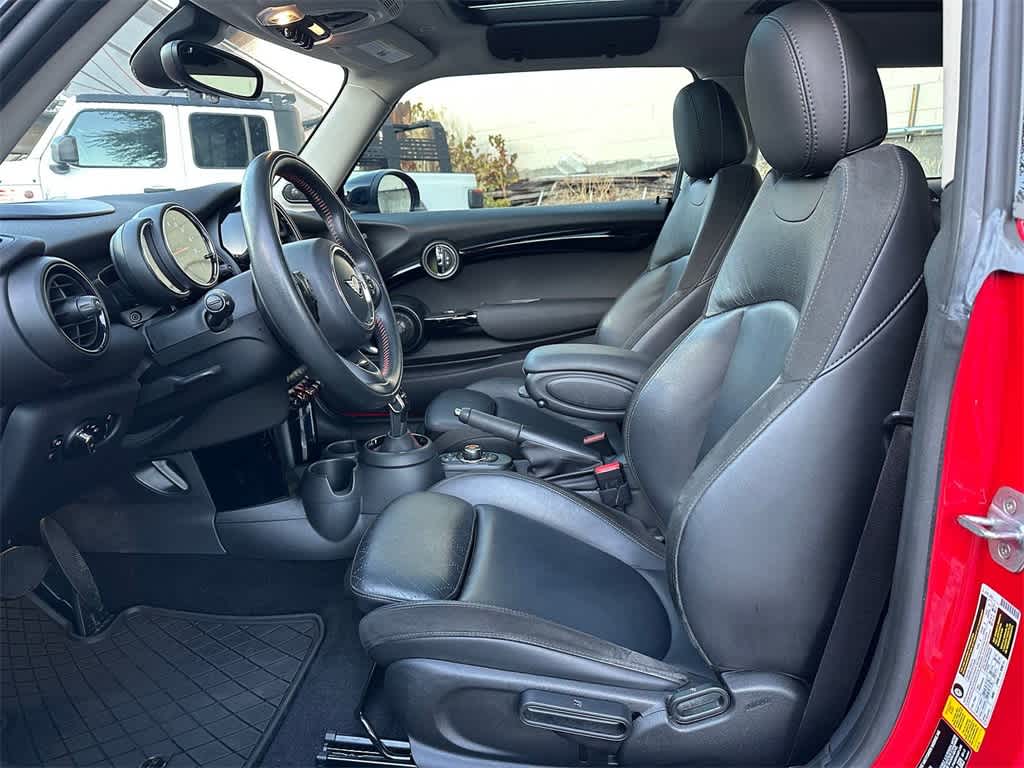2020 Mini Cooper 2 Door Hardtop S photo 2