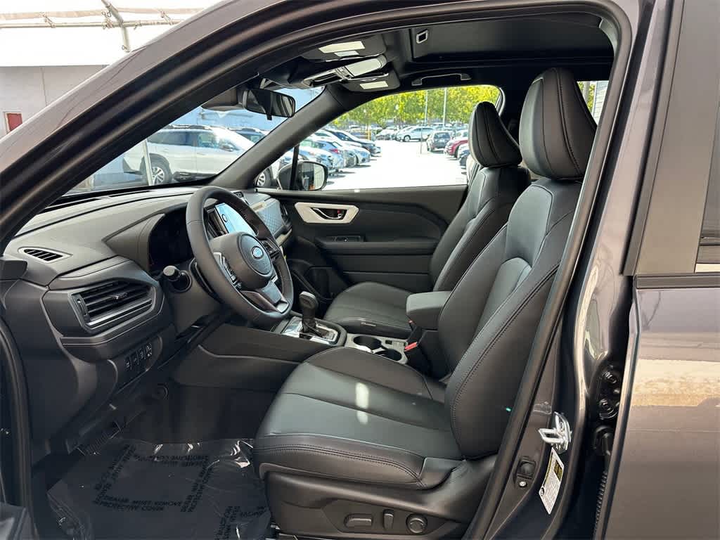 2025 Subaru Forester Limited photo 2