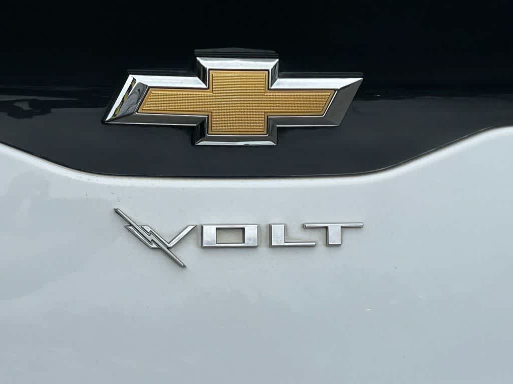 Thumbnail: 2017 Chevrolet Volt - 6