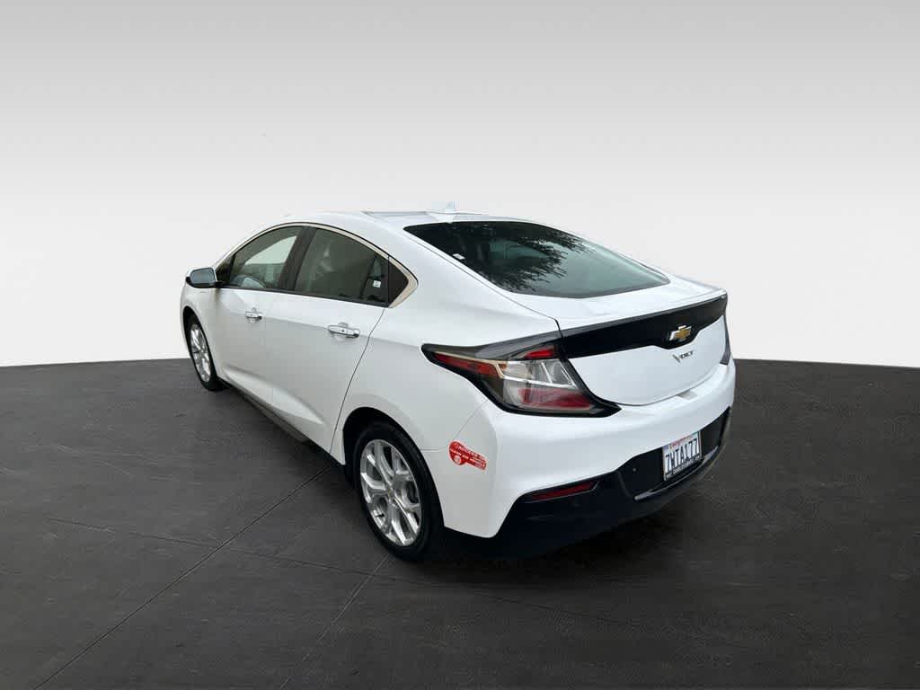 Thumbnail: 2017 Chevrolet Volt - 4