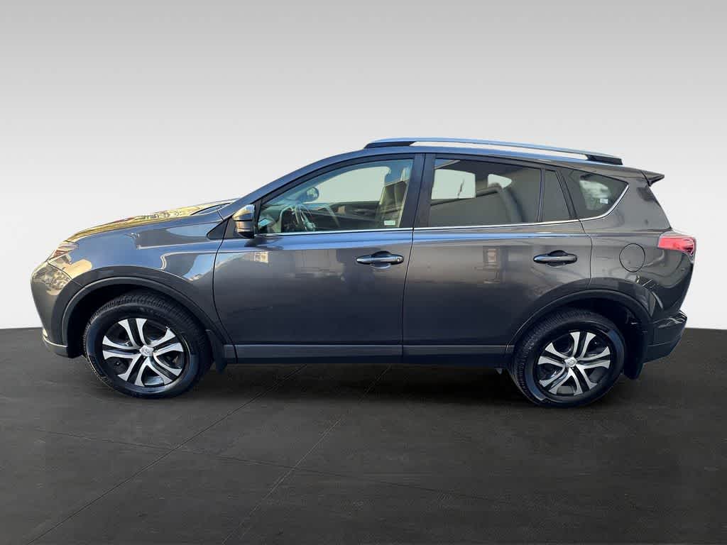 Thumbnail: 2016 Toyota RAV4 - 3