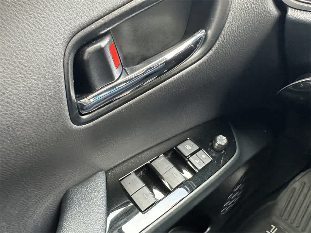 Thumbnail: 2019 Toyota Prius Prime - 18