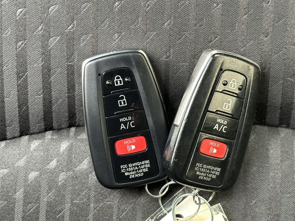 Thumbnail: 2019 Toyota Prius Prime - 20