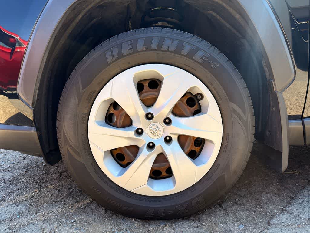 Thumbnail: 2020 Toyota RAV4 - 8