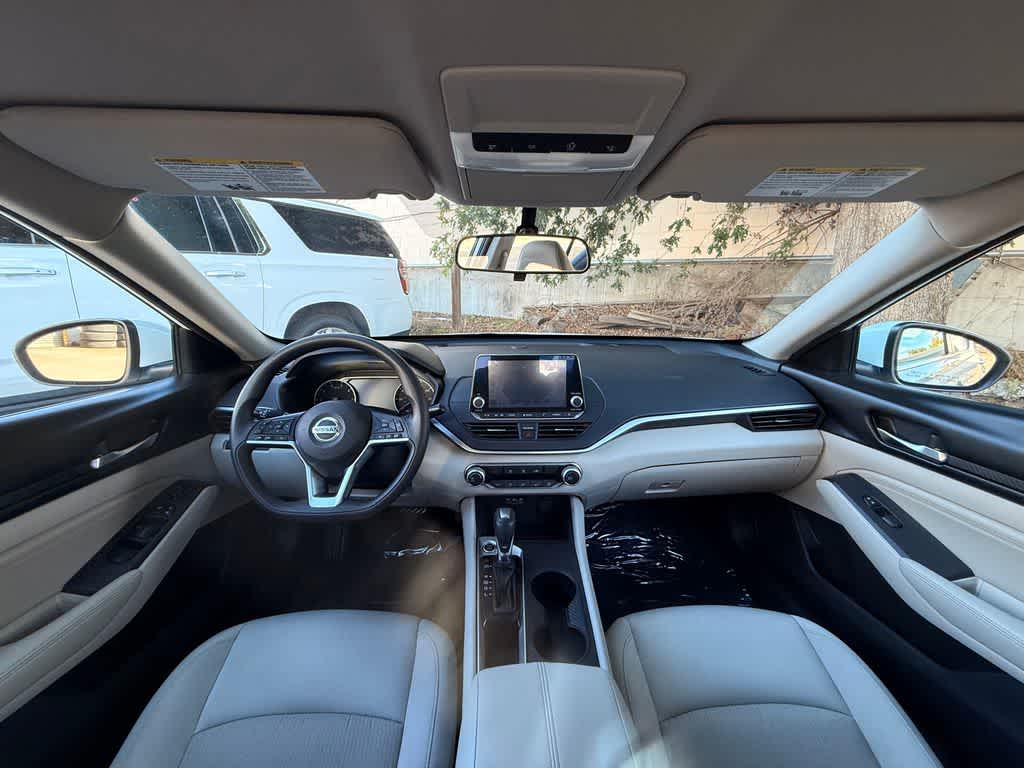 Thumbnail: 2020 Nissan Altima - 10